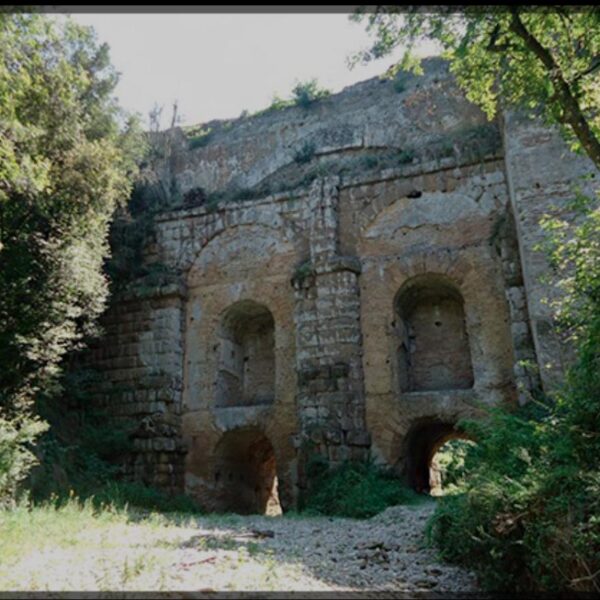 ACQUEDOTTO ROMANO ATTRAVERSO LA VALLE DELL'ANIENE "PONTE LUNGO"